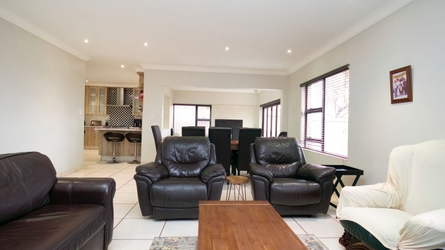 4 Bedroom Property for Sale in Boschdal North West